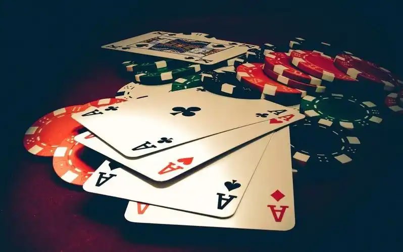 Antarmuka aplikasi mobile pro8et menampilkan pasar sportsbook dan live dealer